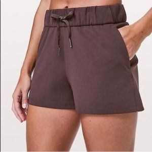 Lululemon On the Fly short - Black